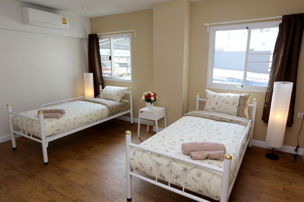 K79 Room Ban Khlong Nang Li Bilik gambar